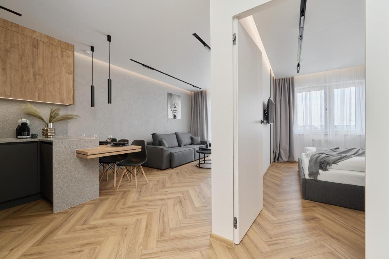 Exclusive Apartment With Balcony & Parking Wroclaw By Renters Prestige Экстерьер фото