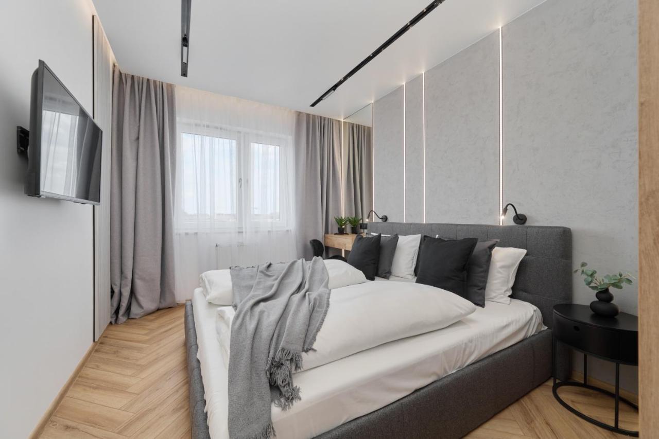 Exclusive Apartment With Balcony & Parking Wroclaw By Renters Prestige Экстерьер фото