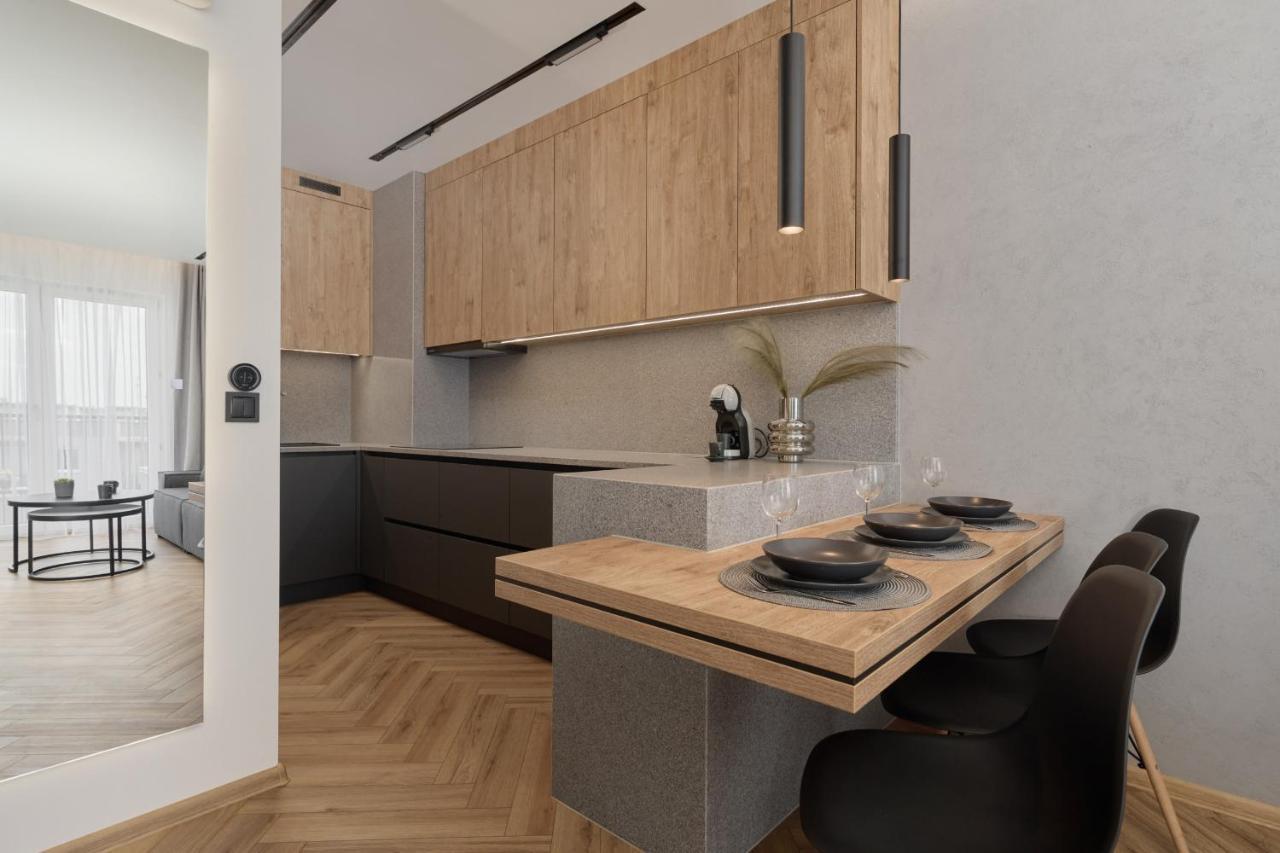 Exclusive Apartment With Balcony & Parking Wroclaw By Renters Prestige Экстерьер фото